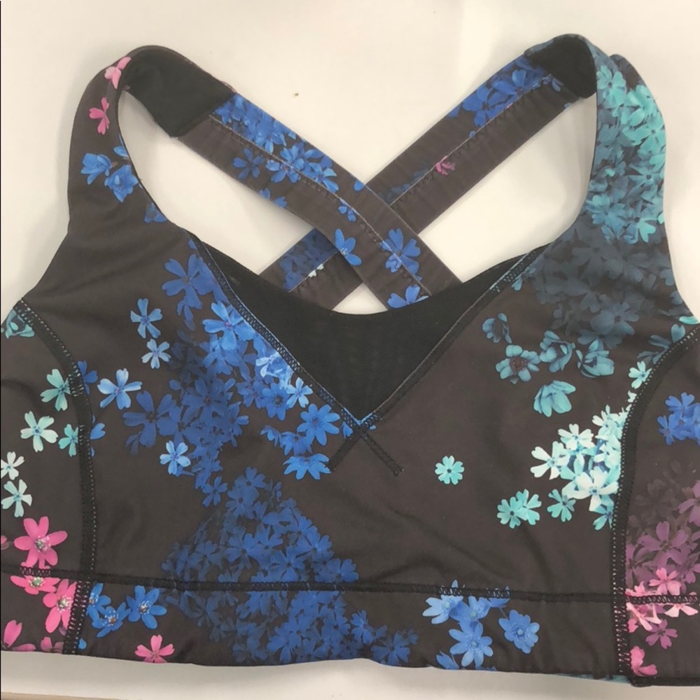 Lululemon sport bra size 6
